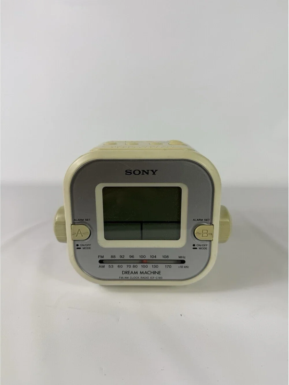Sony Dream Machine FM/AM Clock Radio (Model ICF-C180) Works Great